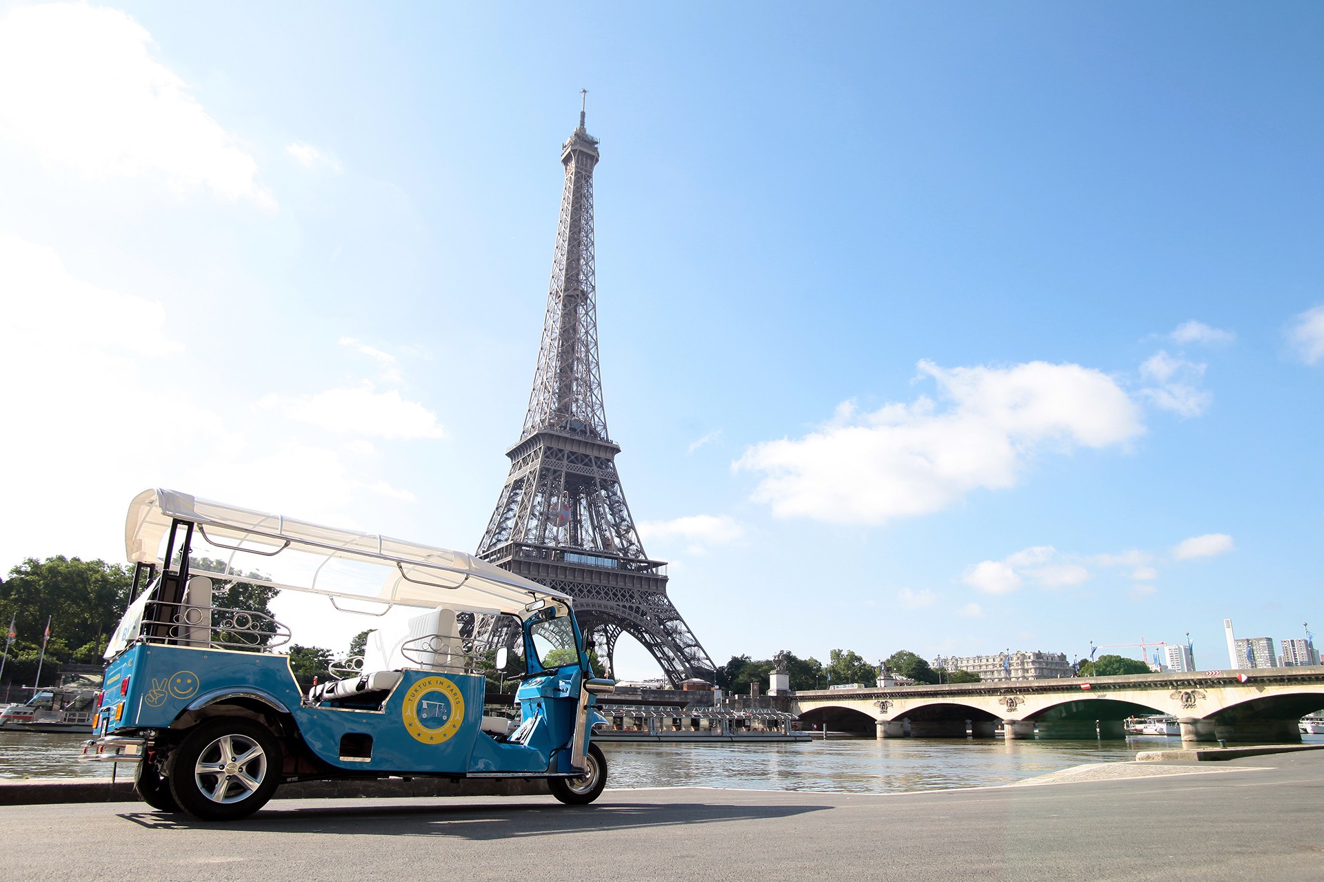 TUKTUK IN PARIS